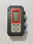 Honeywell / Electronic Temperature Controller T775B2040. Fixed Price $349.00.