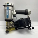 Makita AN451 1-3/4" Pneumatic Roofing Coil Nailer Pro Grade Gun Display. Fixed Price $270.95.