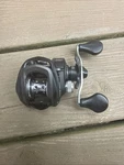 Lew's SSG1SH Speed Spool 10 Bearings 7:5:1 Baitcasting Reel Righthand Retrieve. Fixed Price $75.00.